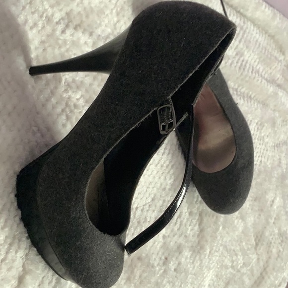 Candies high strapped shoes, grey and black. Size 9, heel 5 inches - Picture 3 of 7
